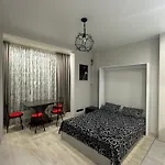 Dacha Kovalevskogo 121 公寓 *